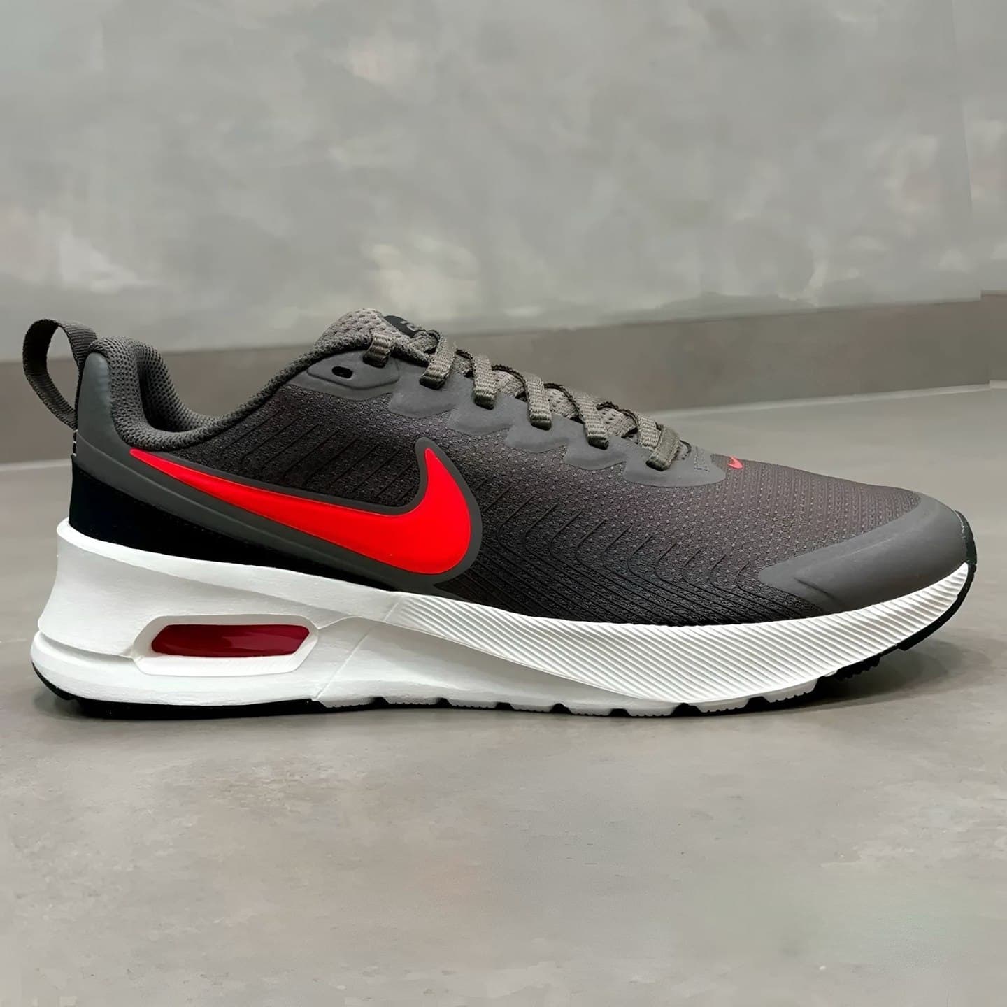 Tênis Nike Air Max Nuaxis